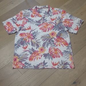 EUC Tommy Bahama Hawaiian Shirt Men's sz LT White/Red/Grey Floral Short Sleeve